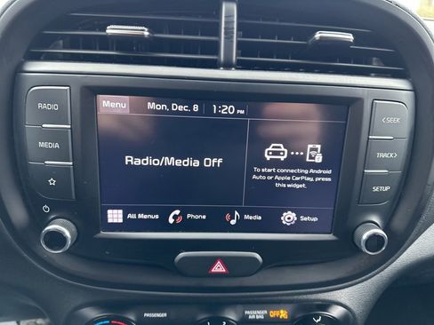 Used 2022 Kia Soul LX image 26