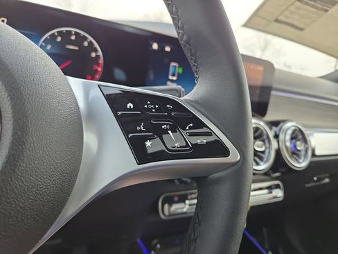 New 2026 Mercedes-Benz GLB 250 4MATIC image 17
