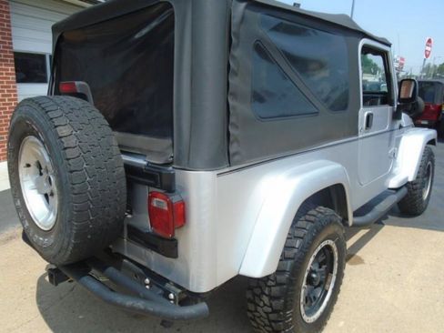 Used 2005 Jeep Wrangler Unlimited AWD/4WD image 4