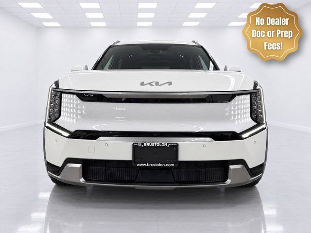 Used 2024 Kia EV9 Land AWD/4WD image 2