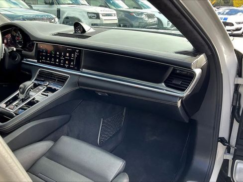 Used 2022 Porsche Panamera Turbo S image 19