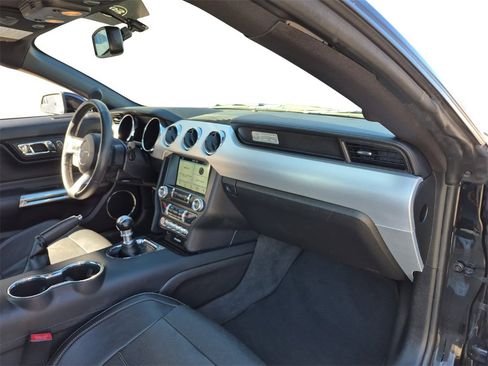 Used 2017 Ford Mustang GT Premium image 26