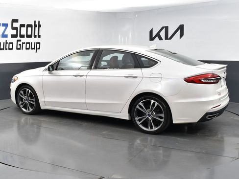 Used 2019 Ford Fusion Titanium image 3