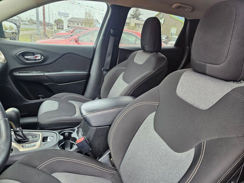 Used 2014 Jeep Cherokee Latitude image 25