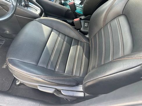 Used 2019 Nissan Kicks SR w/ SR Premium Package FWD image 9