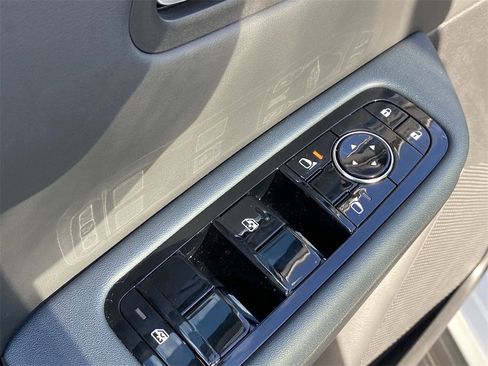 New 2026 Nissan Leaf Platinum+ w/ Cargo Package (Platinum+) image 13