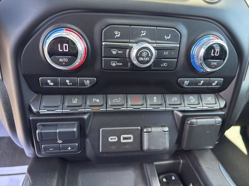 Used 2023 GMC Sierra 2500 Denali w/ Denali Ultimate Package image 19