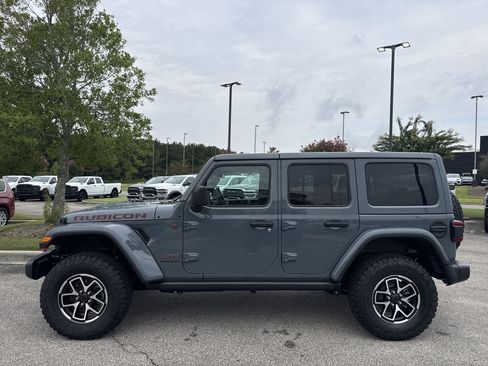 Used 2026 Jeep Wrangler Unlimited Rubicon AWD/4WD image 4