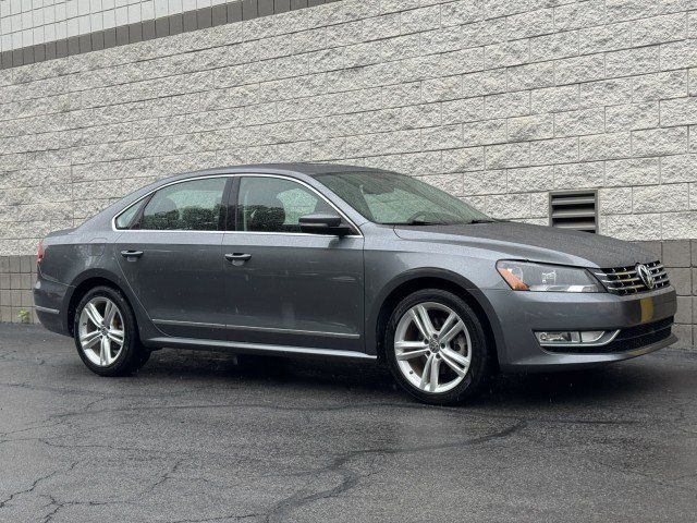 Used 2015 Volkswagen Passat TDI SEL Premium FWD image 4