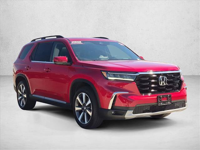 Used 2025 Honda Pilot Elite image 3