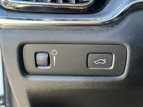 Used 2020 Volvo S60 T6 Momentum image 14