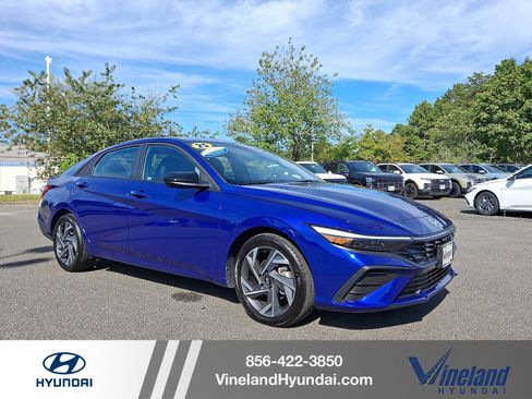 Used 2025 Hyundai Elantra Sport image 1