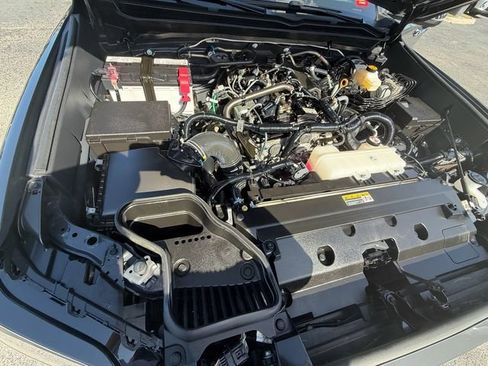 Used 2025 Toyota Tacoma Limited AWD/4WD image 21