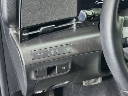 Used 2025 Hyundai Kona SEL AWD/4WD image 17