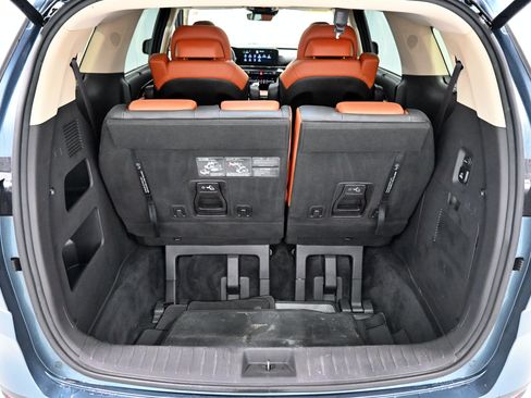 Used 2022 Kia Carnival SX Prestige FWD image 38