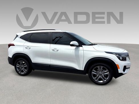 Used 2023 Kia Seltos S w/ Navigation Package FWD image 21