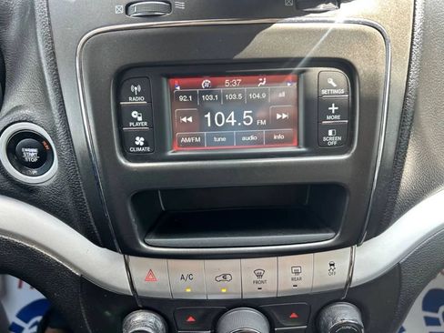 Used 2019 Dodge Journey SE FWD image 22