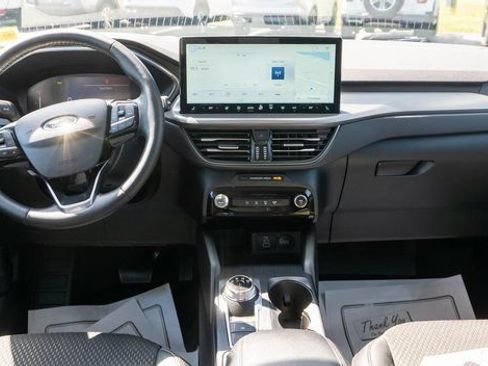 Used 2025 Ford Escape SE FWD image 16