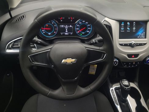 Used 2017 Chevrolet Cruze LS image 22