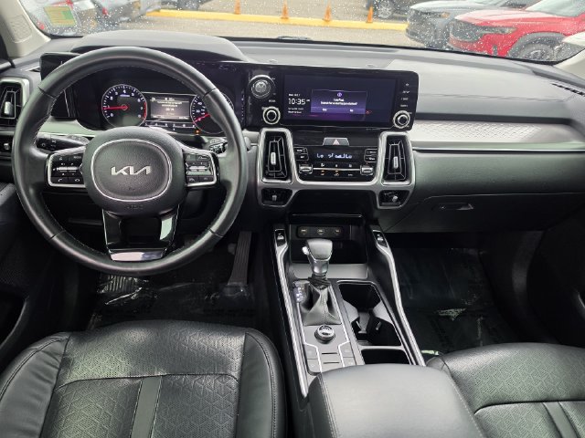 Used 2022 Kia Sorento S FWD image 7