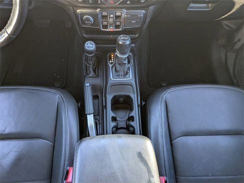 Used 2022 Jeep Wrangler Unlimited Sahara w/ Cold Weather Group image 20