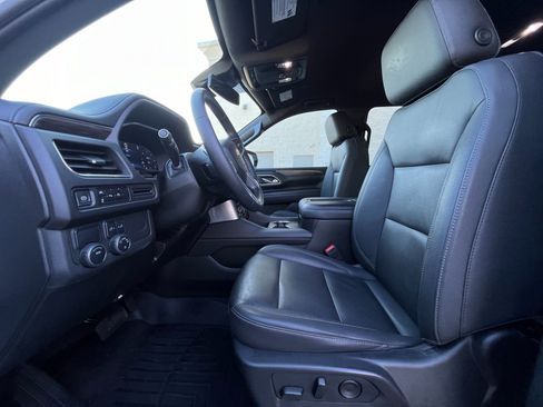Used 2024 Chevrolet Suburban LT image 21