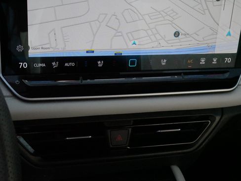 Certified 2025 Volkswagen Tiguan SEL R-Line AWD/4WD image 23