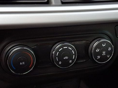 Used 2024 Chevrolet Trax LS image 17