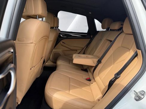 Used 2018 Porsche Macan Sport Edition AWD/4WD image 14
