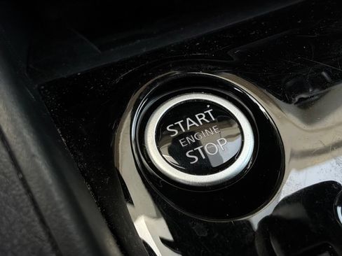 Used 2025 Nissan Versa SV FWD image 21