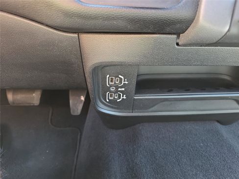 Used 2024 RAM 2500 Big Horn image 28