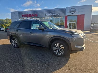 New 2025 Nissan Pathfinder SL
