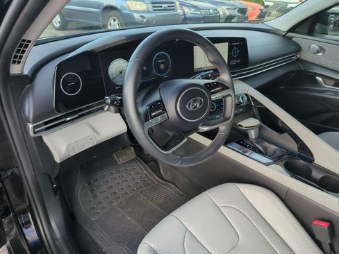 Used 2023 Hyundai Elantra Limited FWD image 7