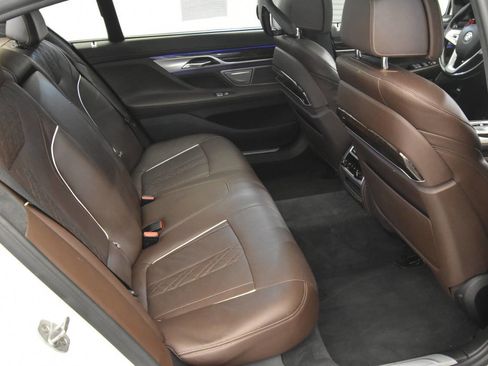 Used 2018 BMW 750i xDrive image 20