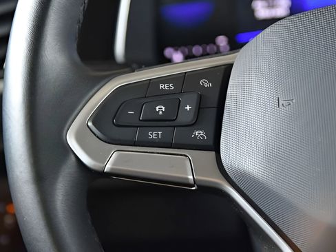 Used 2024 Volkswagen Jetta SE image 12