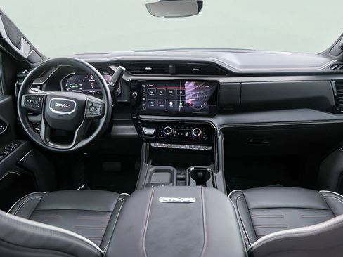 Used 2025 GMC Sierra 2500 AT4X image 28