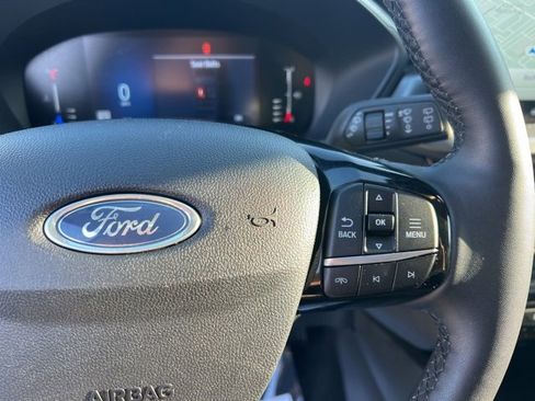 Used 2023 Ford Escape SE image 27