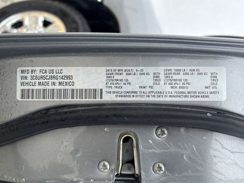 Used 2024 RAM 2500 Tradesman w/ Chrome Appearance Group image 30