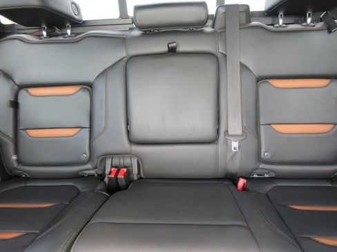 Certified 2020 GMC Sierra 1500 AT4 w/ AT4 Premium Package image 23