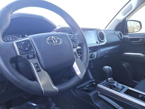 Used 2023 Toyota Tacoma 4x4 Double Cab image 7
