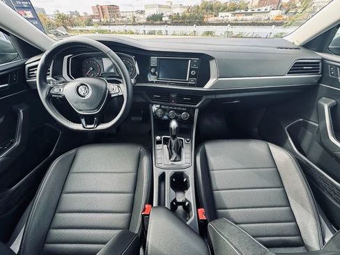 Used 2021 Volkswagen Jetta SE image 19