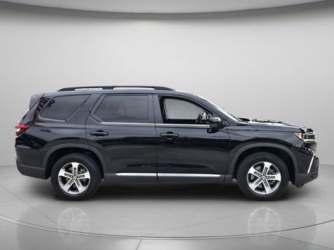 Used 2024 Honda Pilot EX-L image 3