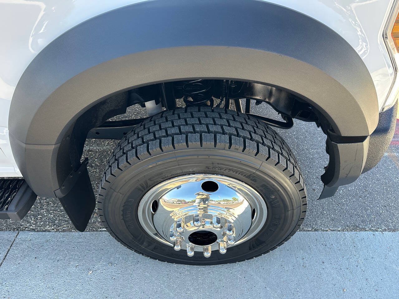 Used 2018 Ford F550 4x4 Regular Cab Super Duty image 10