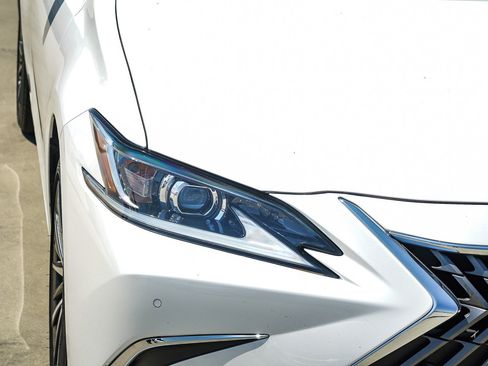 Used 2025 Lexus ES 350 w/ Premium Package FWD image 10