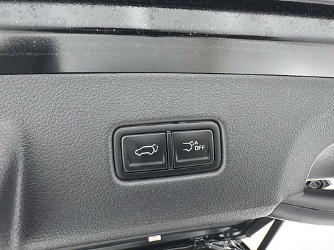 New 2026 Kia Carnival EX FWD image 17
