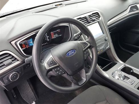 Used 2020 Ford Fusion SE image 7