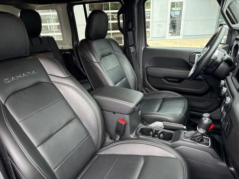 Used 2021 Jeep Wrangler Unlimited Sahara w/ Cold Weather Group AWD/4WD image 41