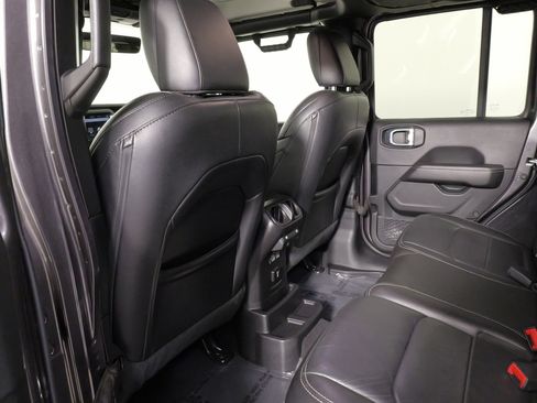 Used 2021 Jeep Wrangler Unlimited Sahara image 35