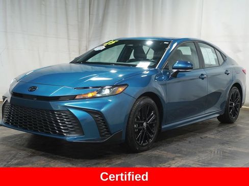 Certified 2025 Toyota Camry SE image 2
