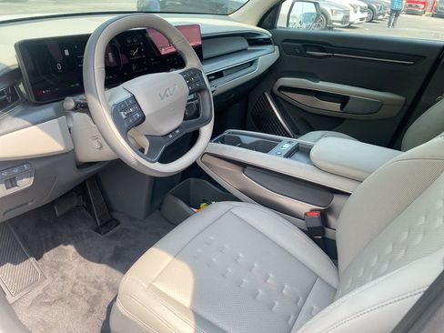 New 2026 Kia EV9 Wind image 14